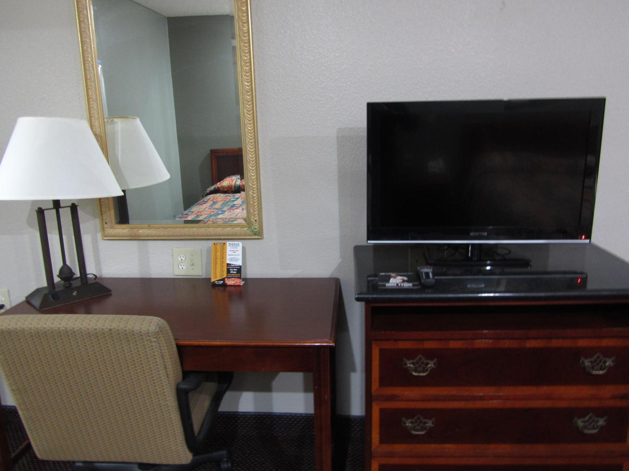 Hallmark Inn And Suites San Antonio Room photo